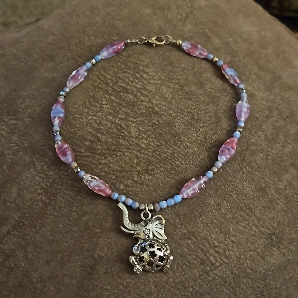 HANDMADE Cute Elephant Pendant Czech Glass Beaded Necklace Host Pick - Picture 3 of 6